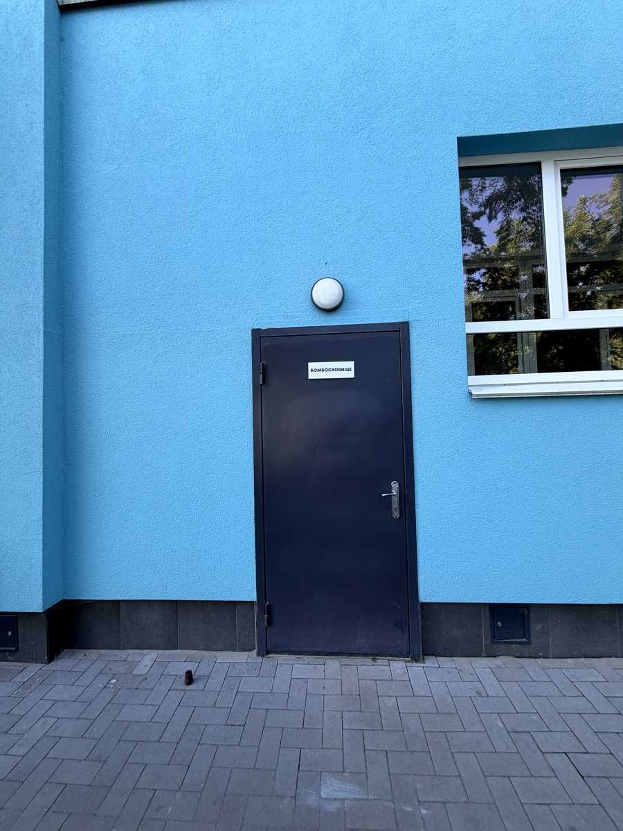 1875957952351441