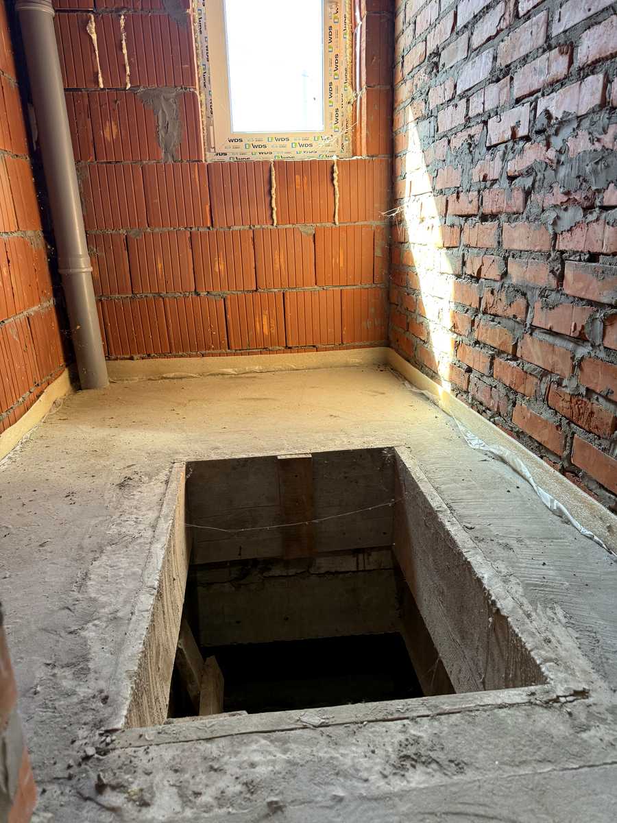 1875958050839887
