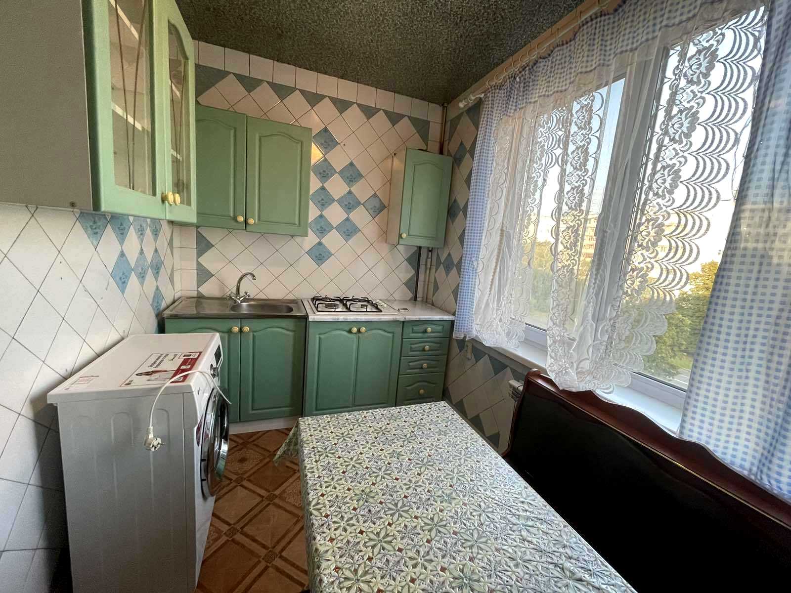 1875966054250280