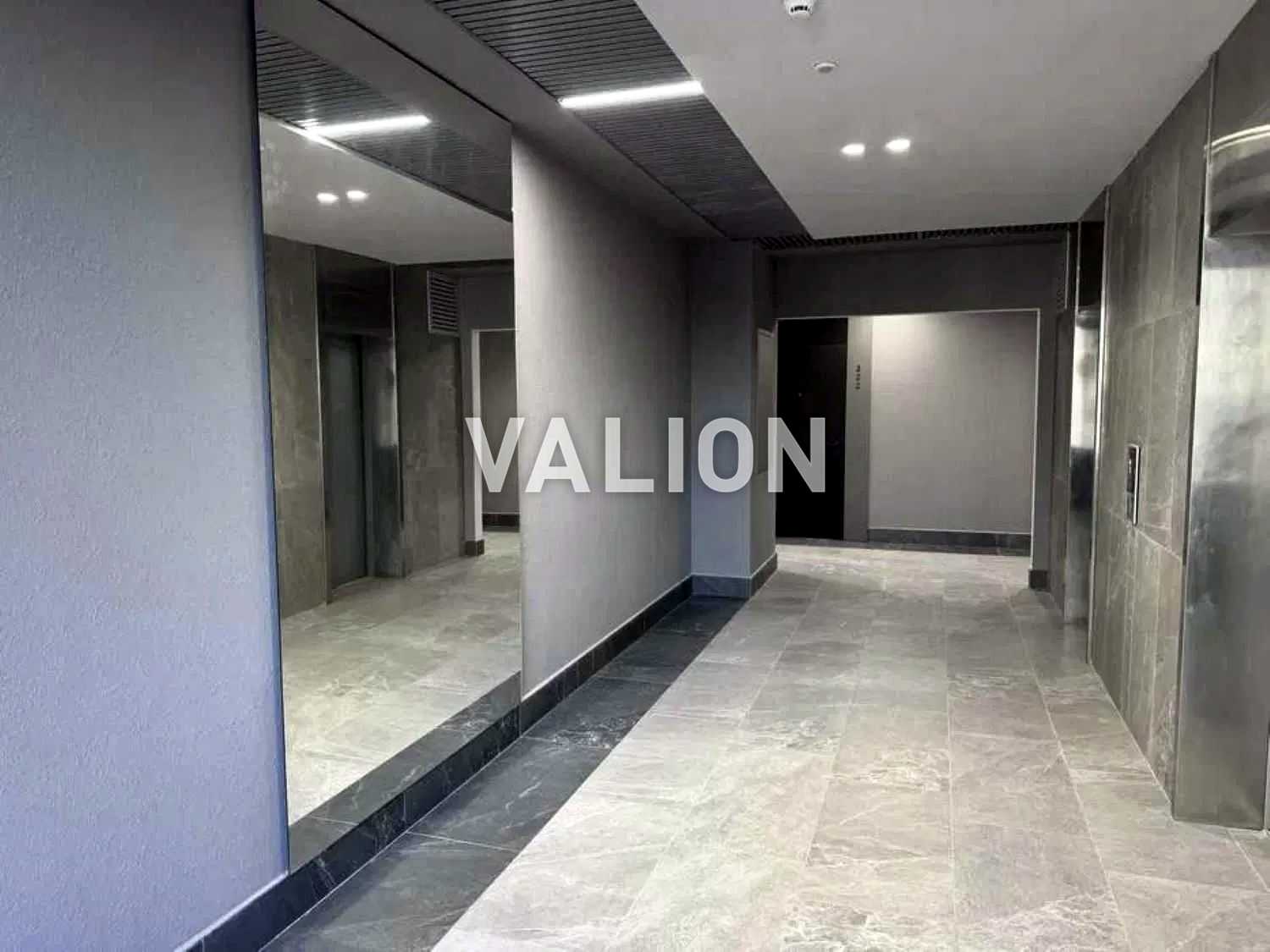 1875968317881410