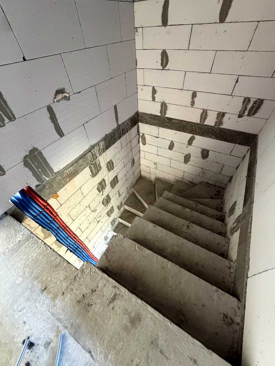 1875972315844231
