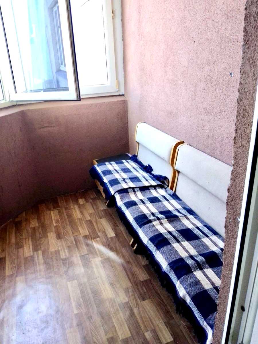 1875975814392177