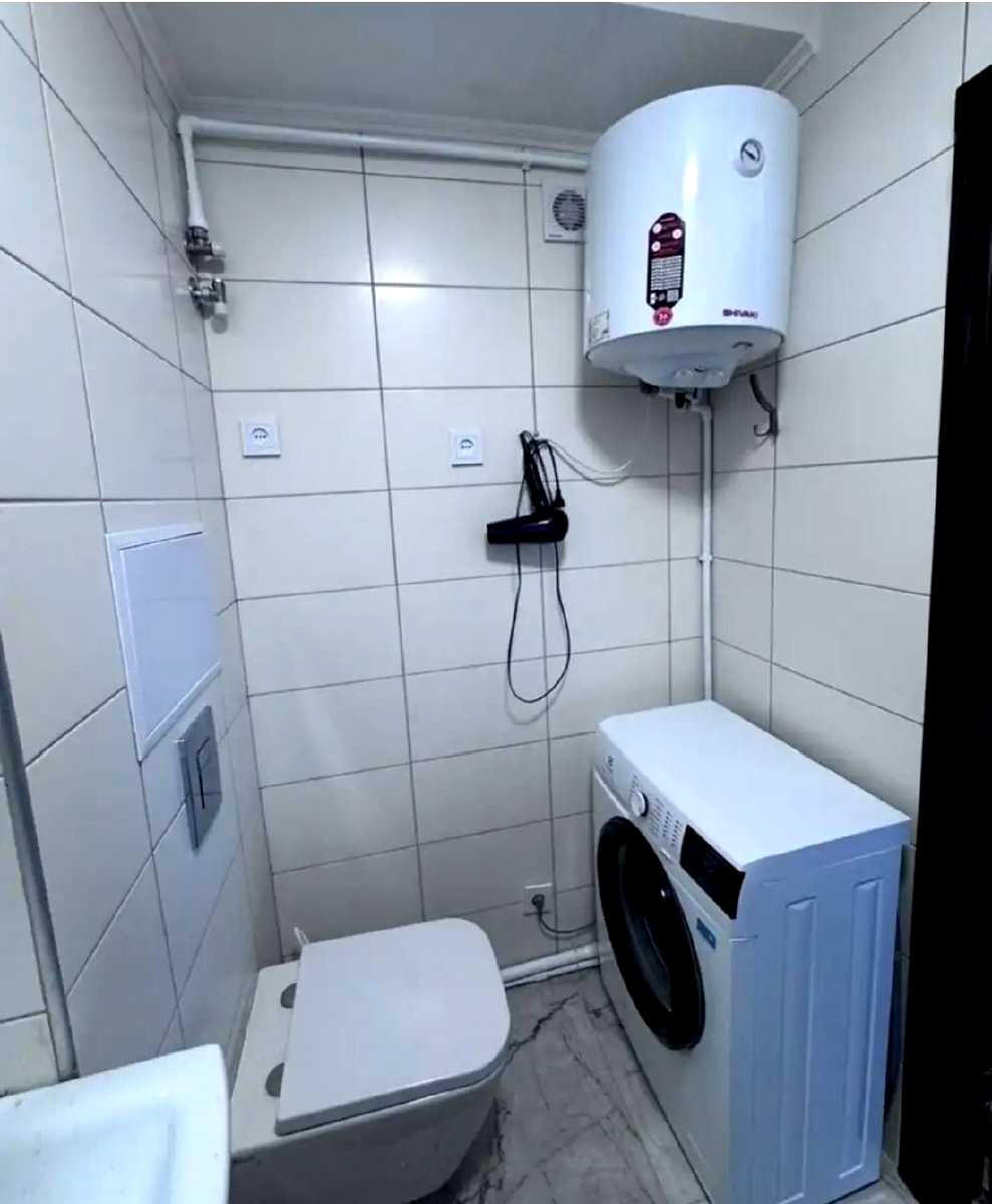 1875980461952908