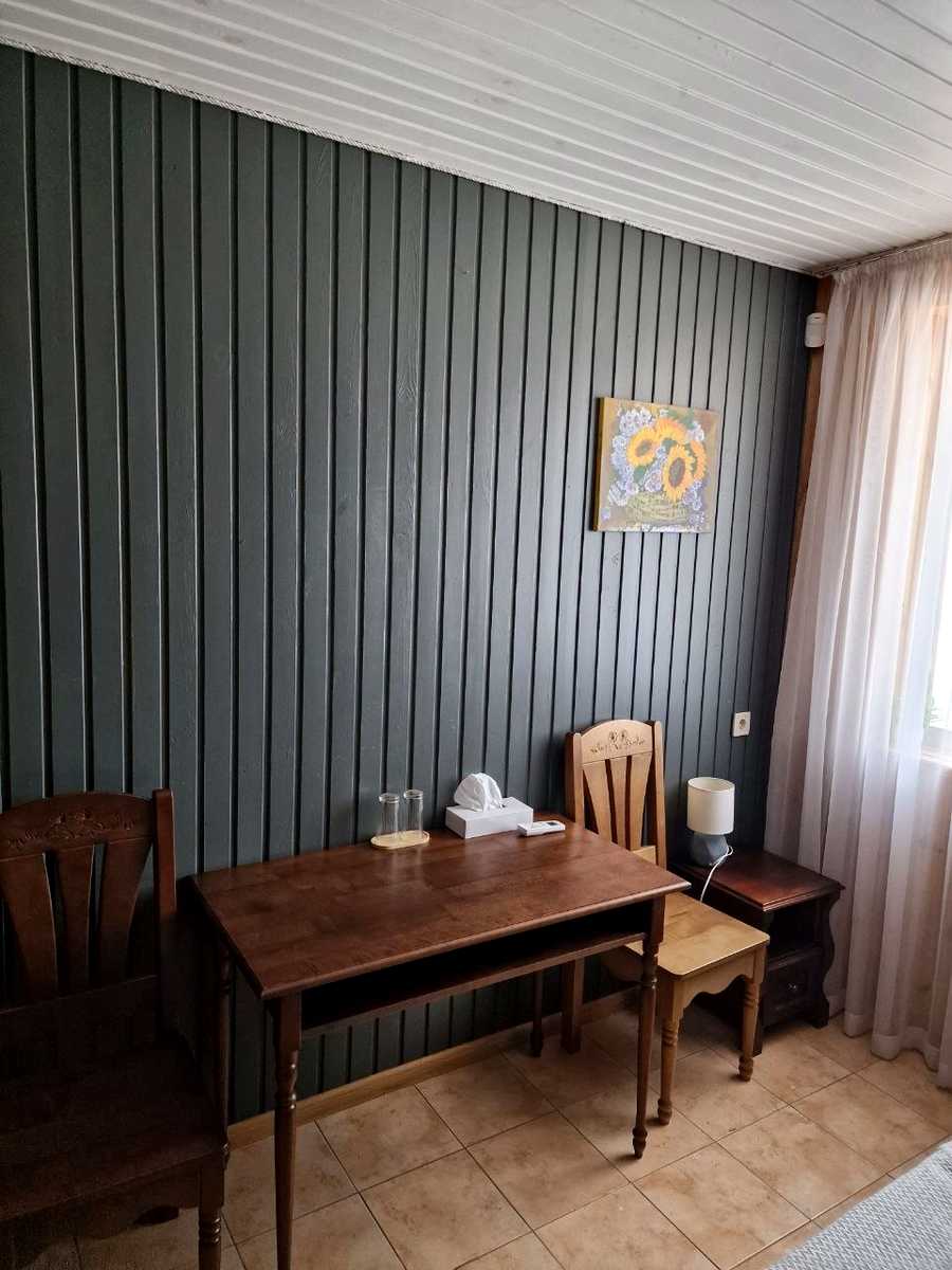 1875982859836957