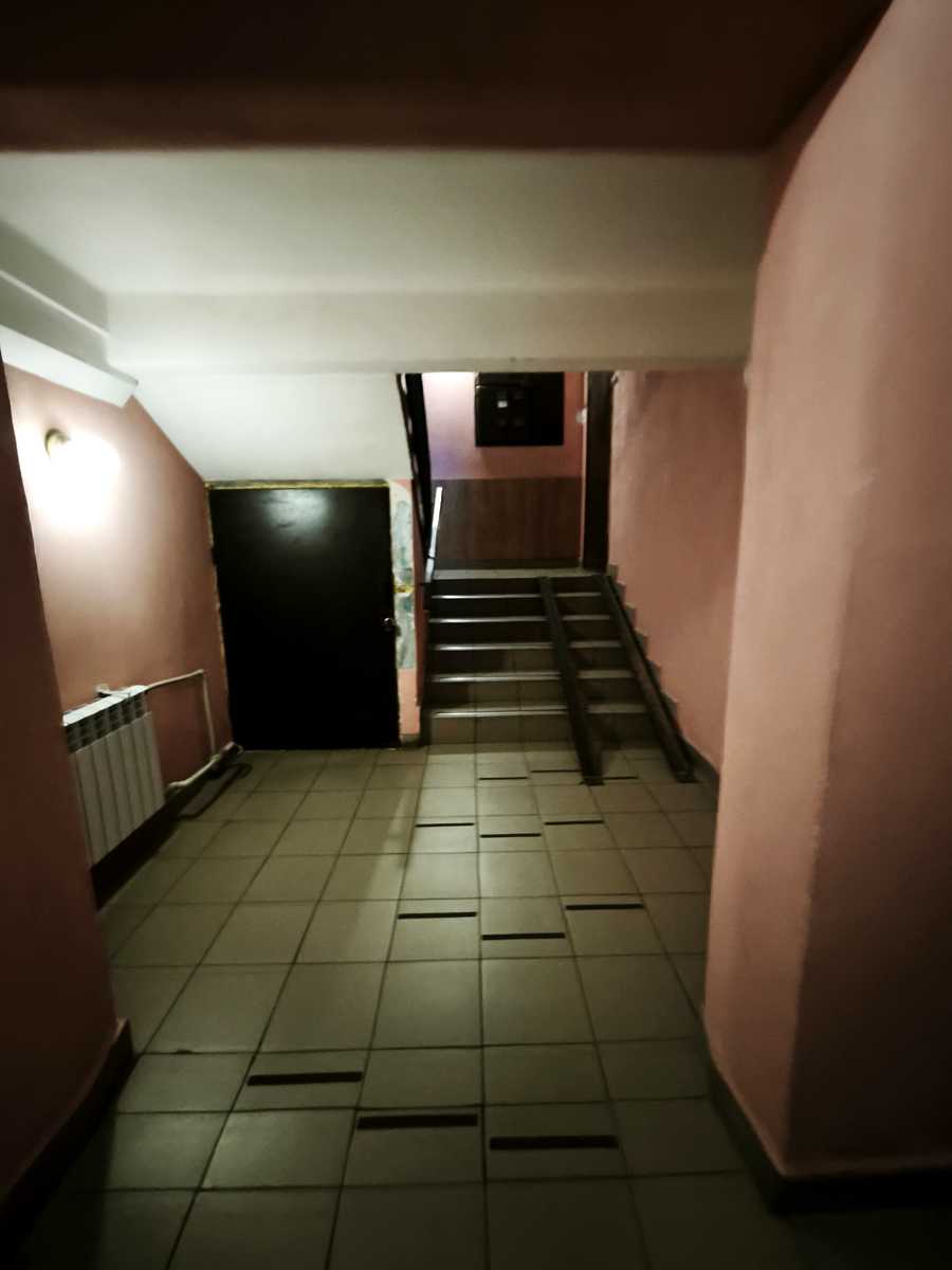 1876006567442302