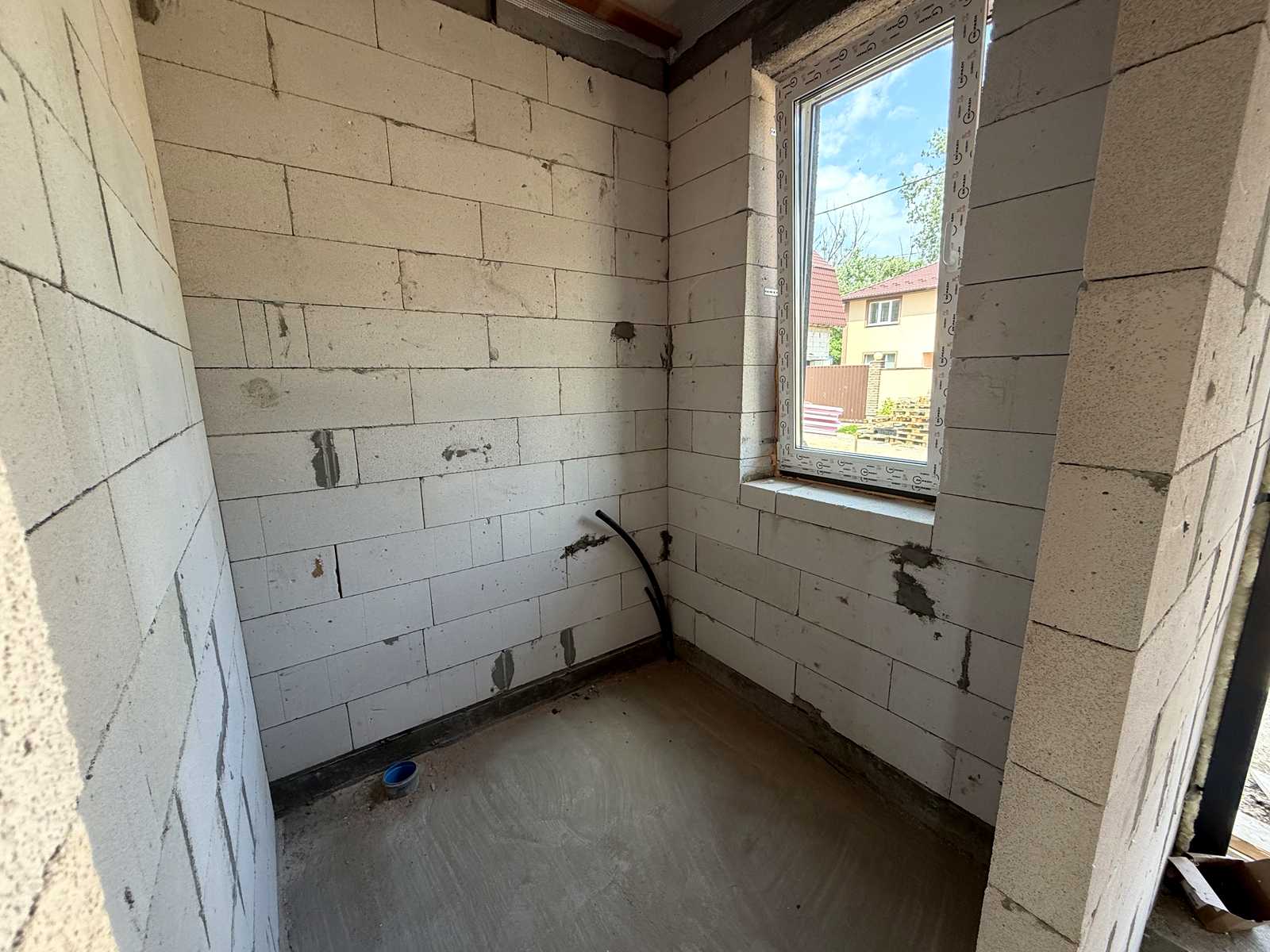 1876012404956100