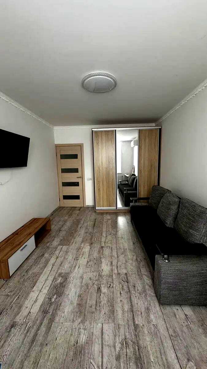 1876017086925599