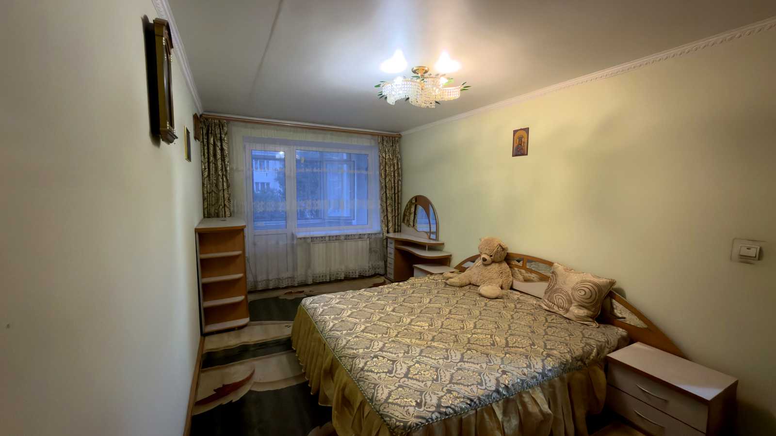 1876022886385328