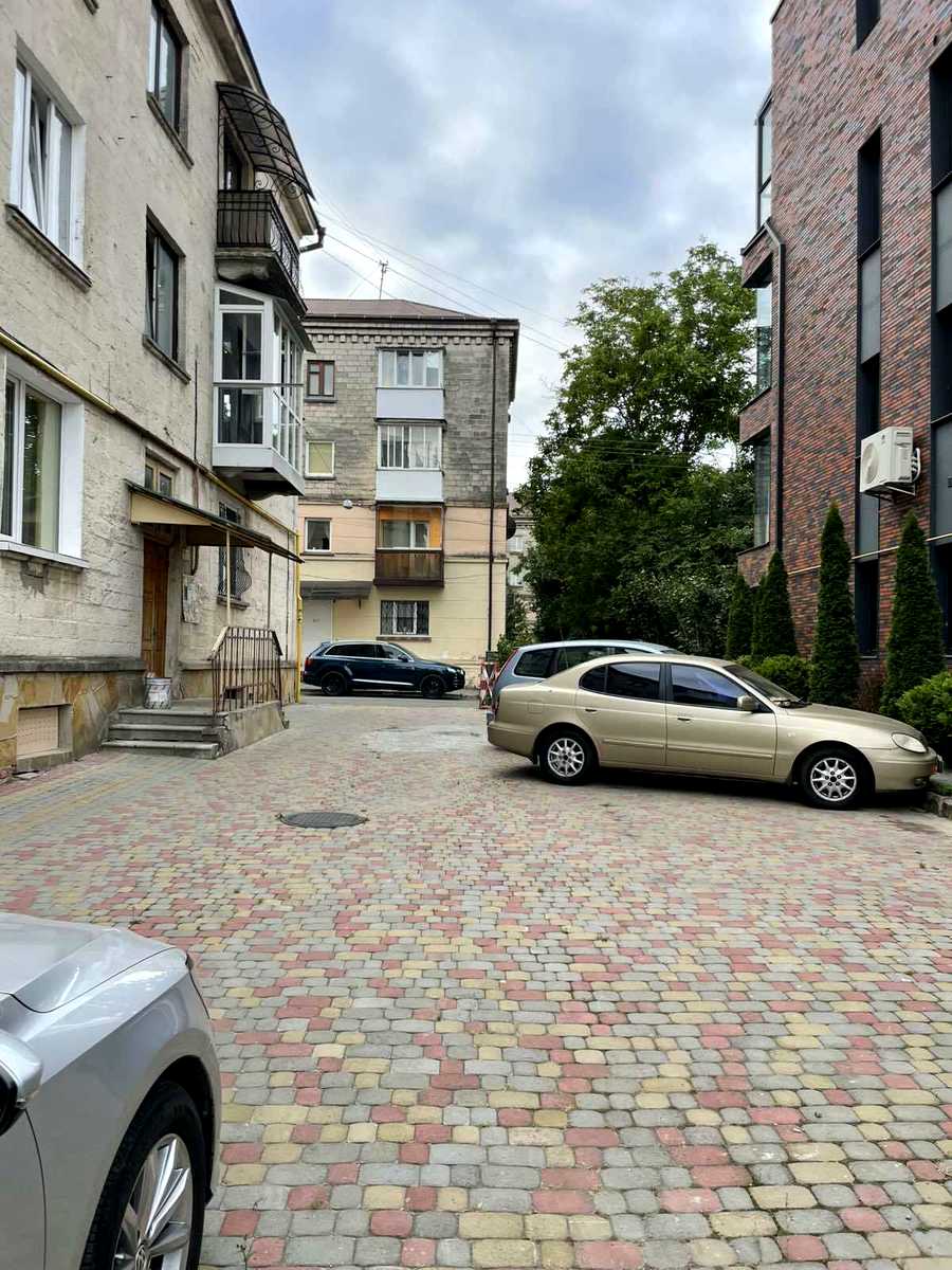 1876023460842447