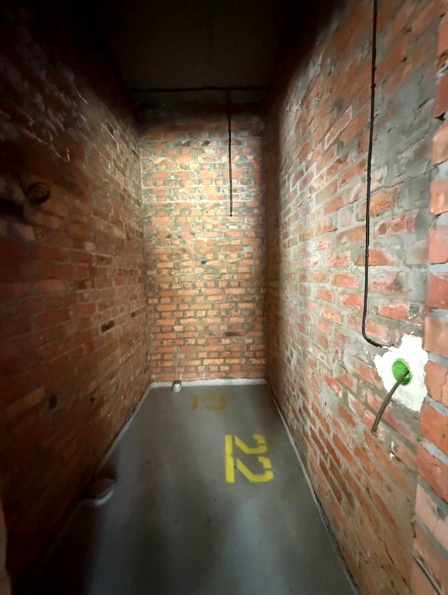 1876031100582811