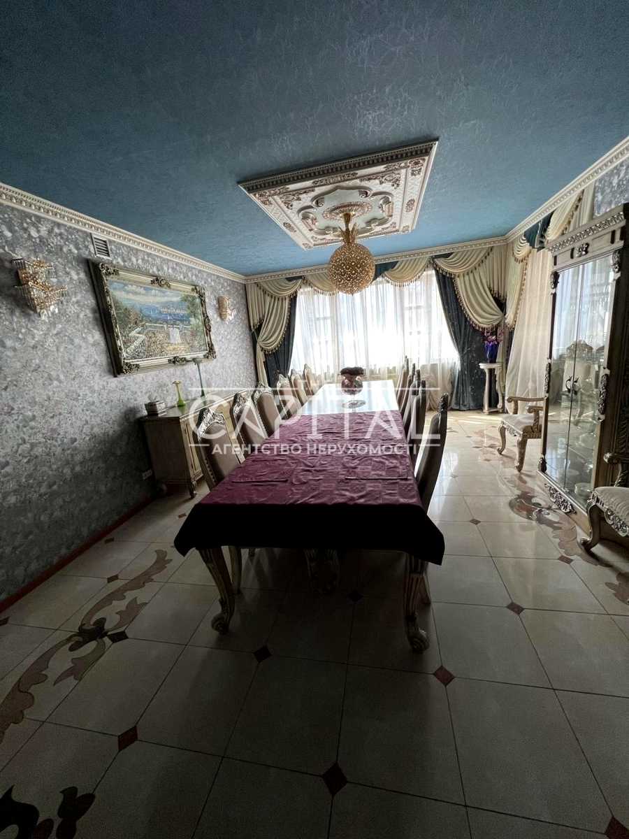 1876031844518359