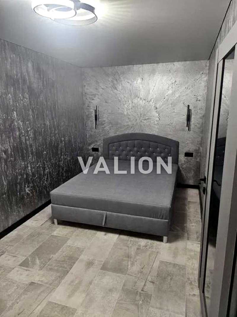 1876031951168529