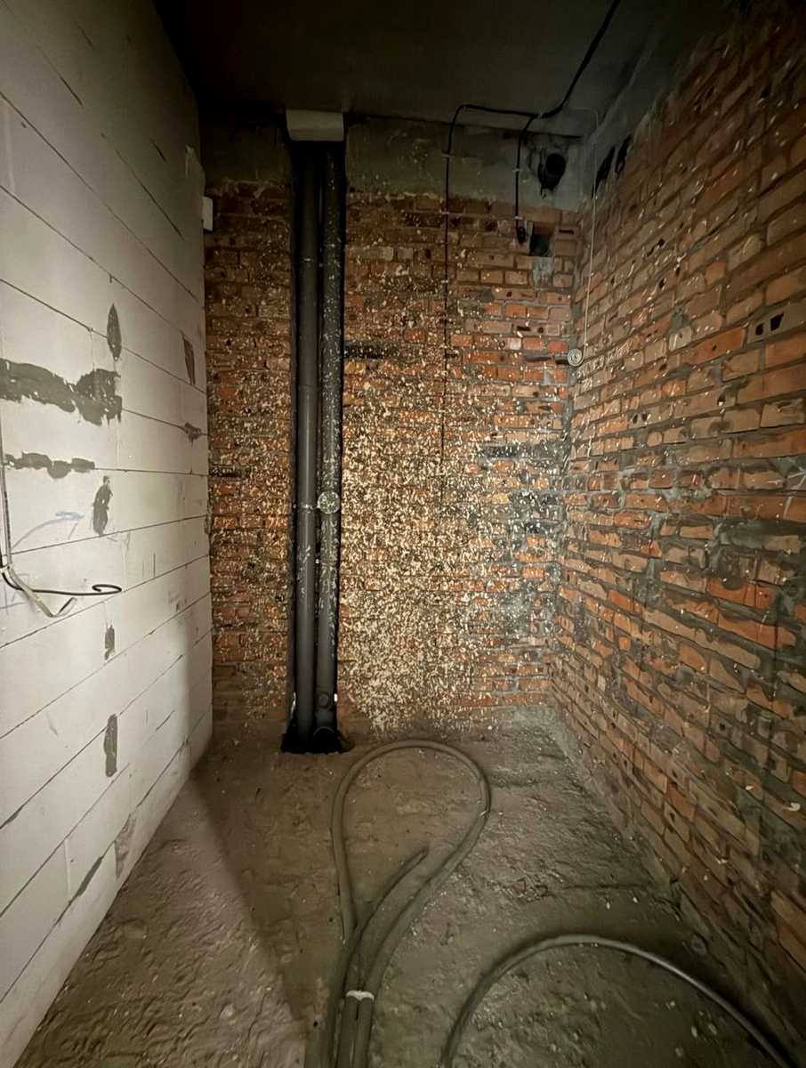 1876032692053717