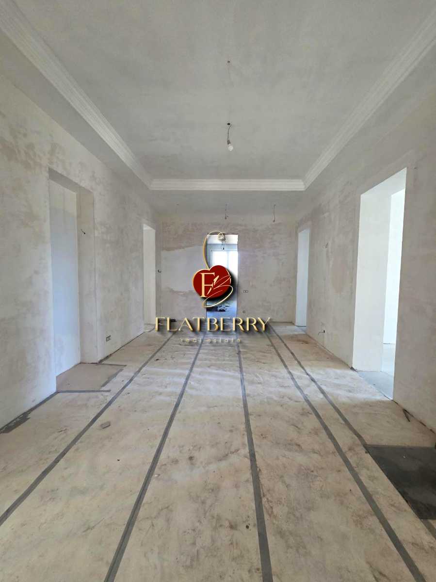 1876035589227806