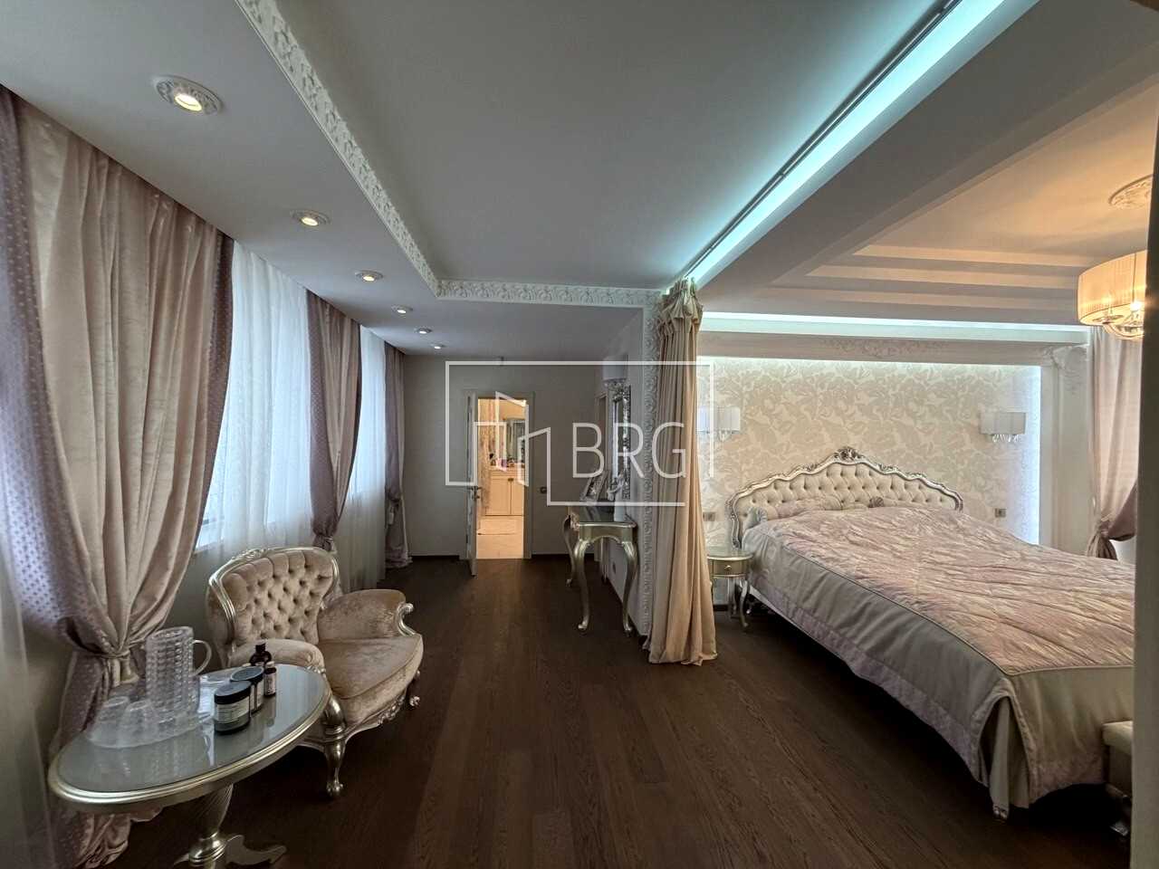 1876037571608337