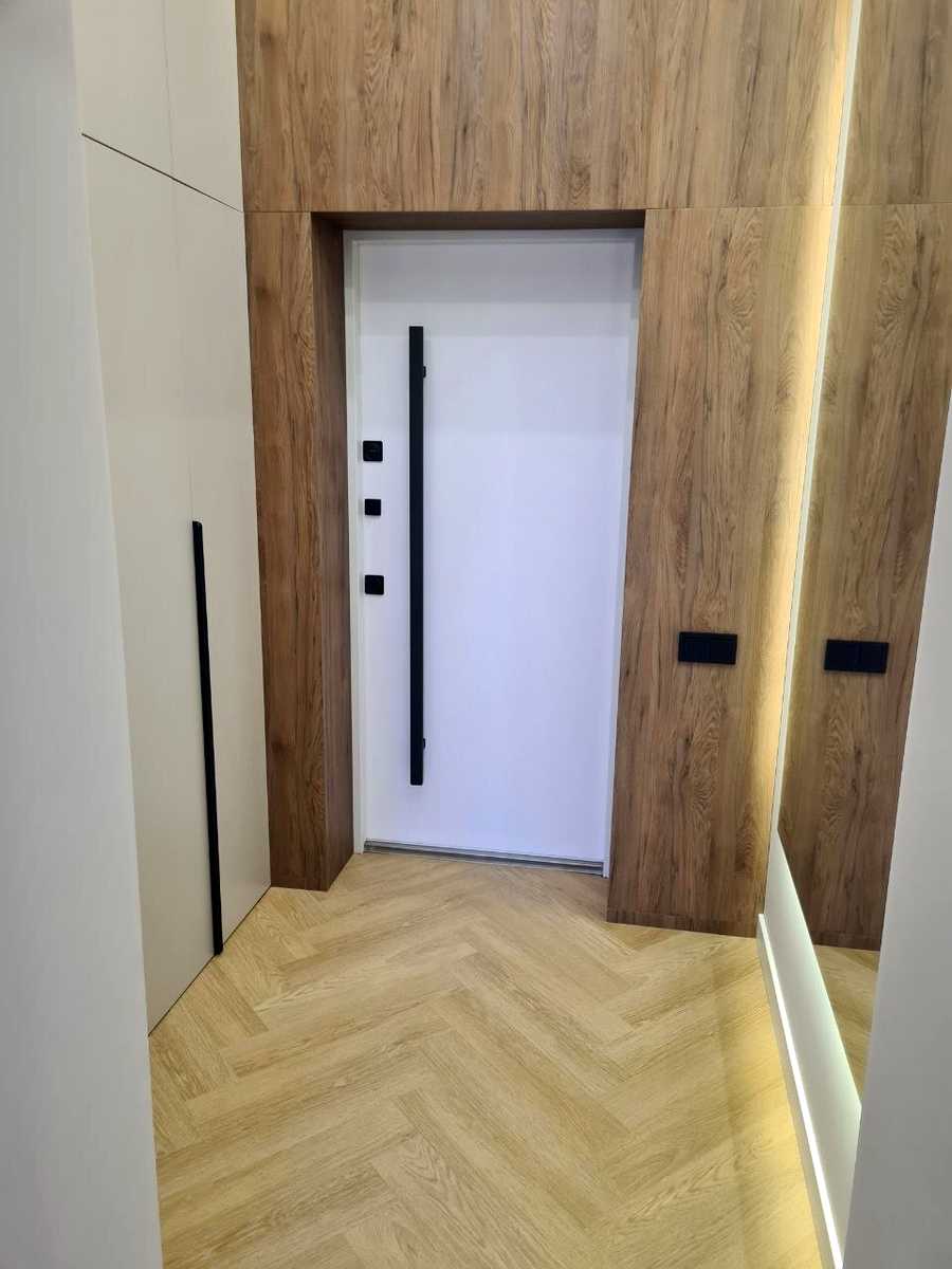 1876038232072933