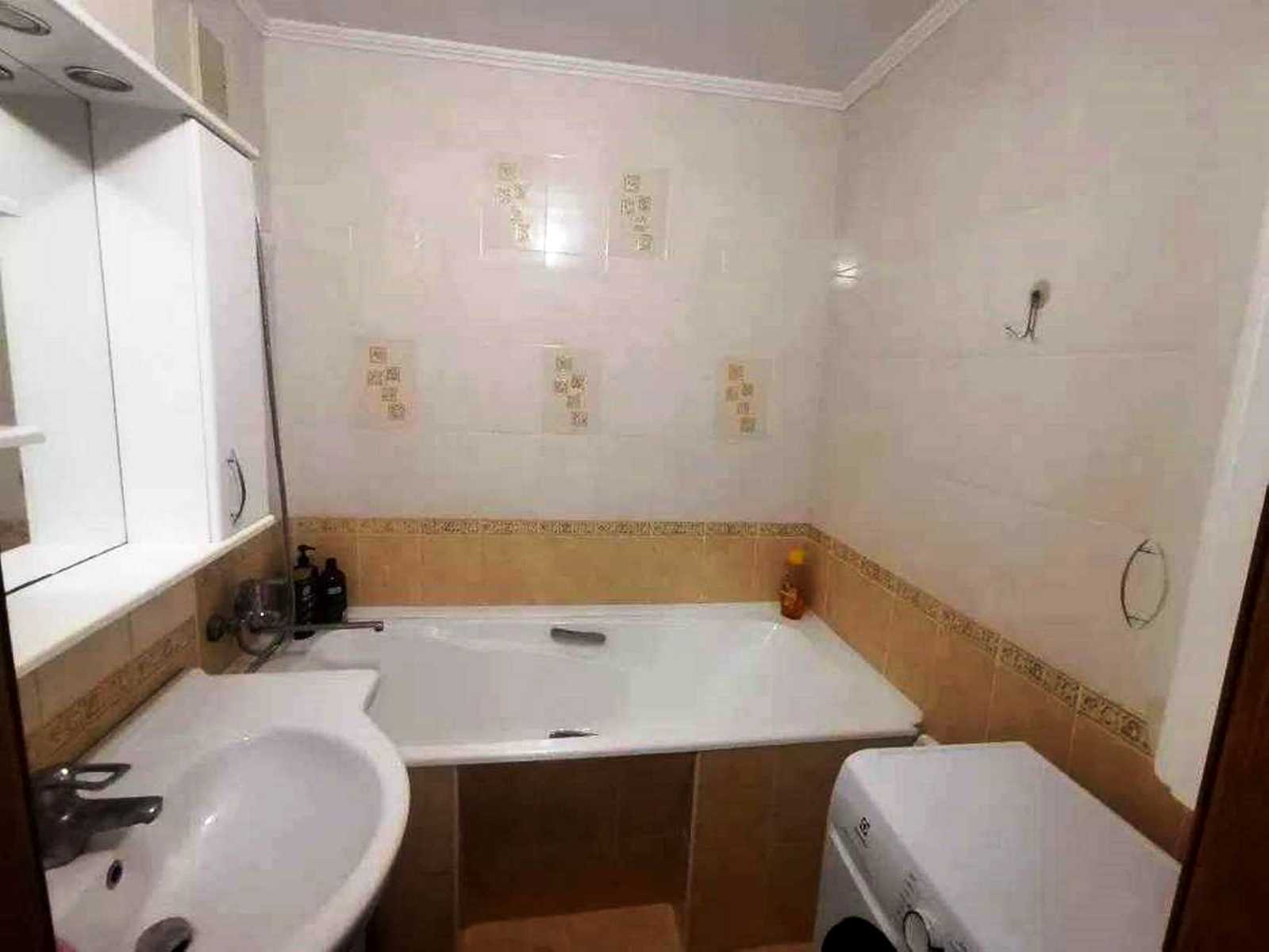 1876039339005530