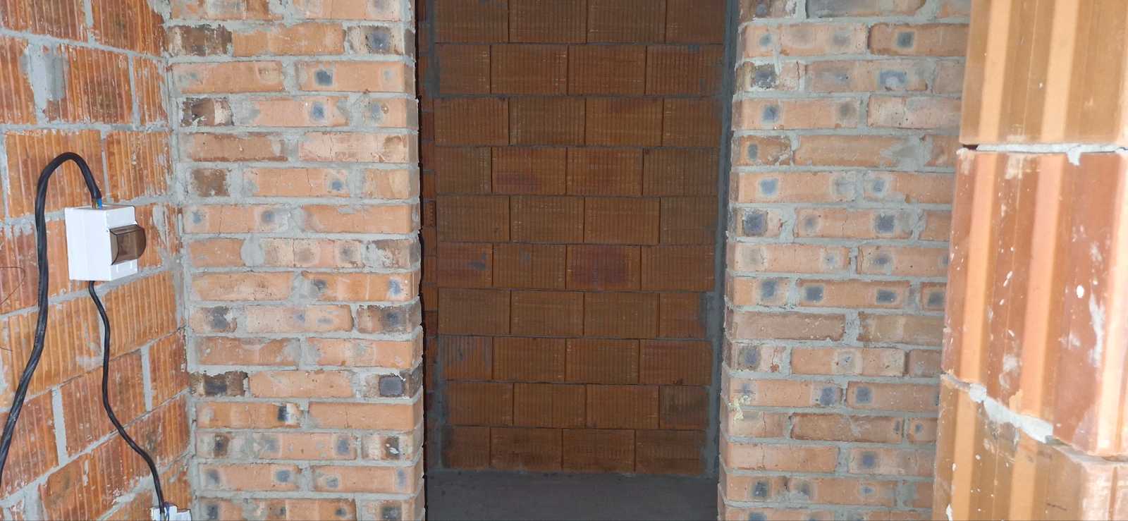 1876041170632877