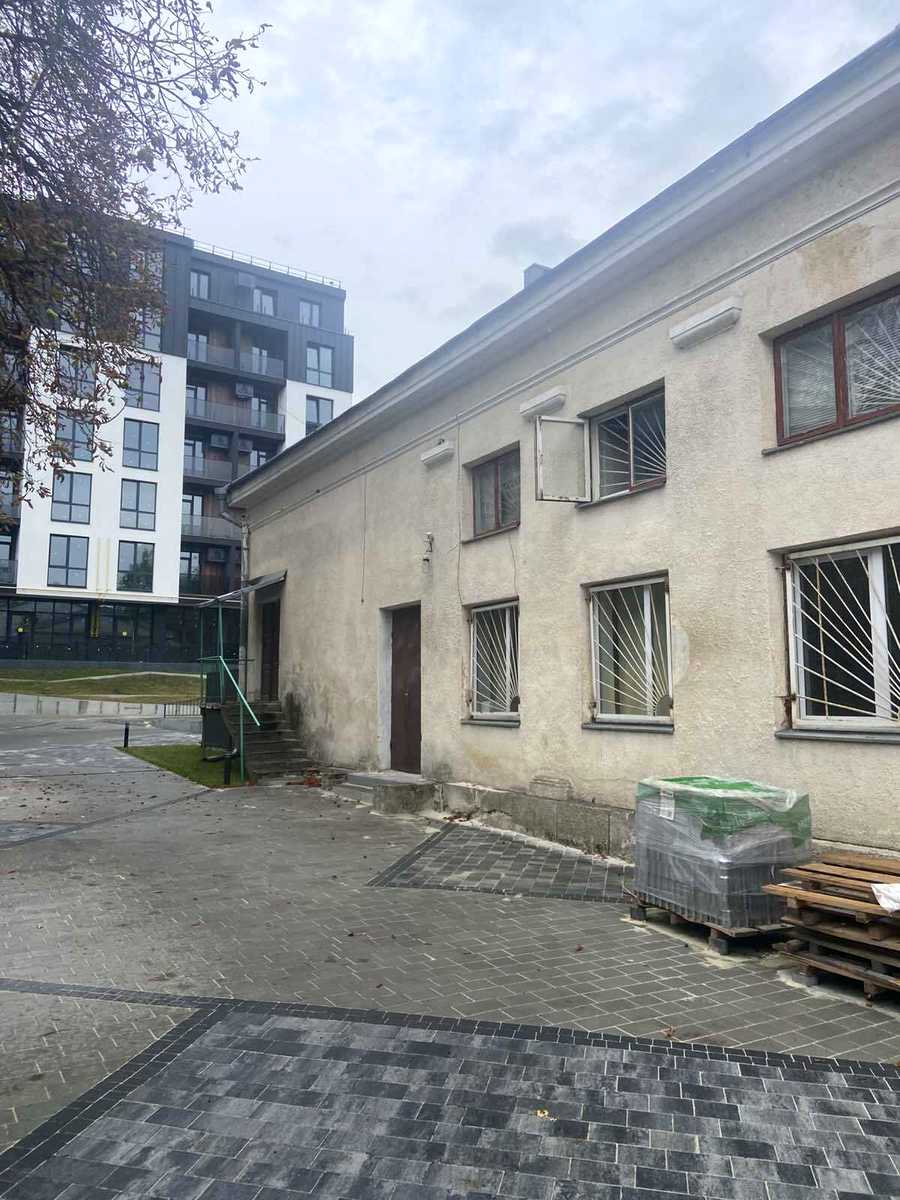 1876041537753684