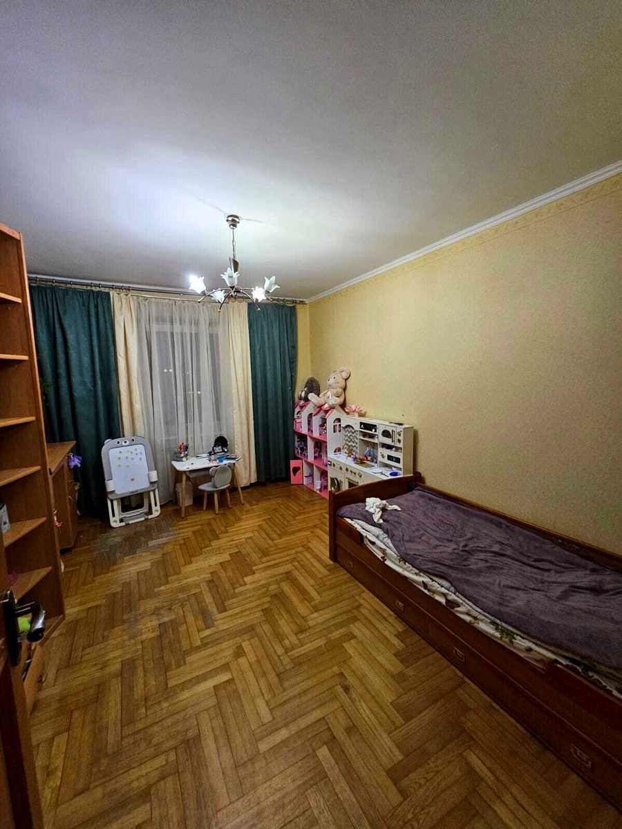 1876042036402193