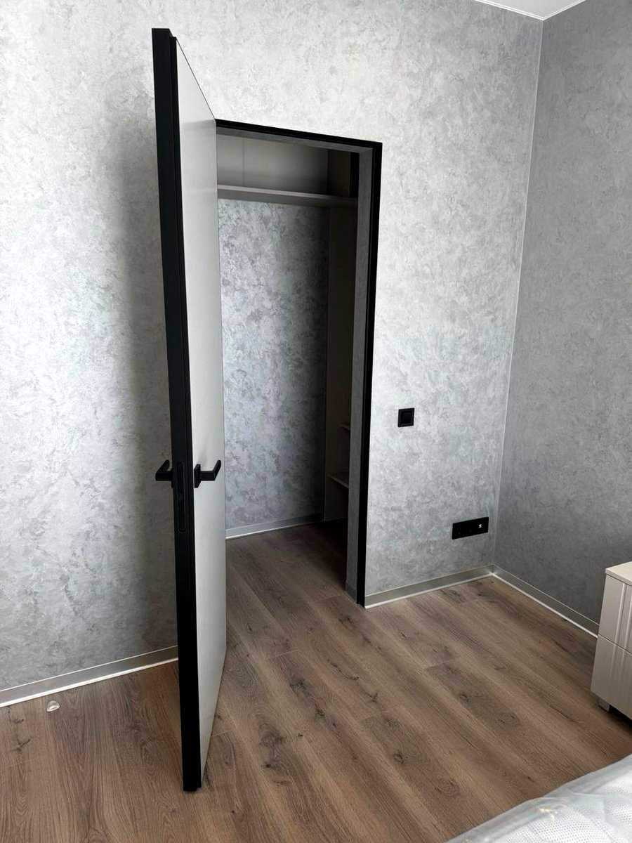 1876043418263837