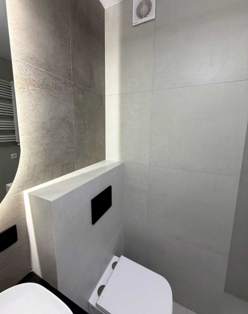 1876043529651885