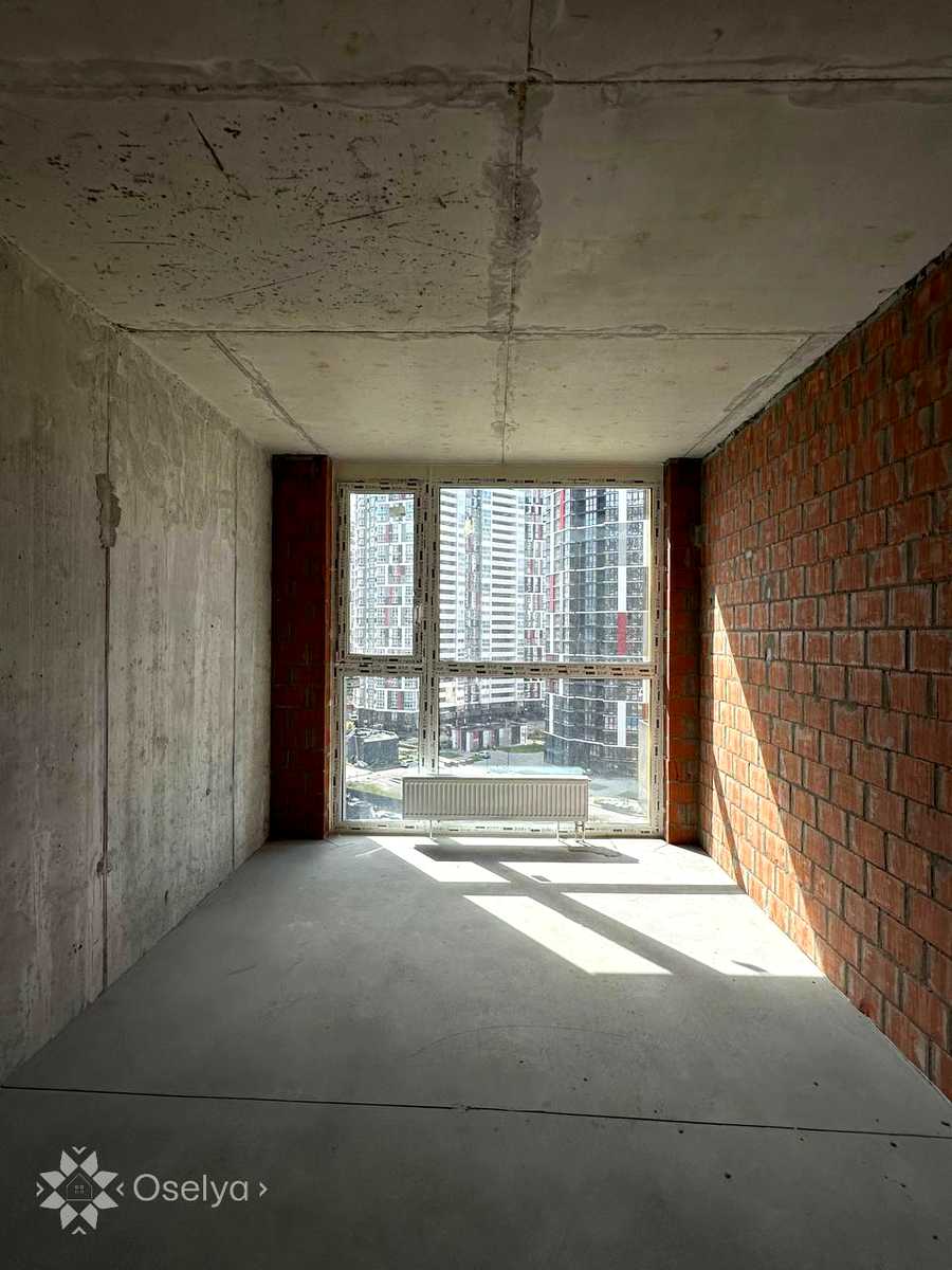 1876043739945951