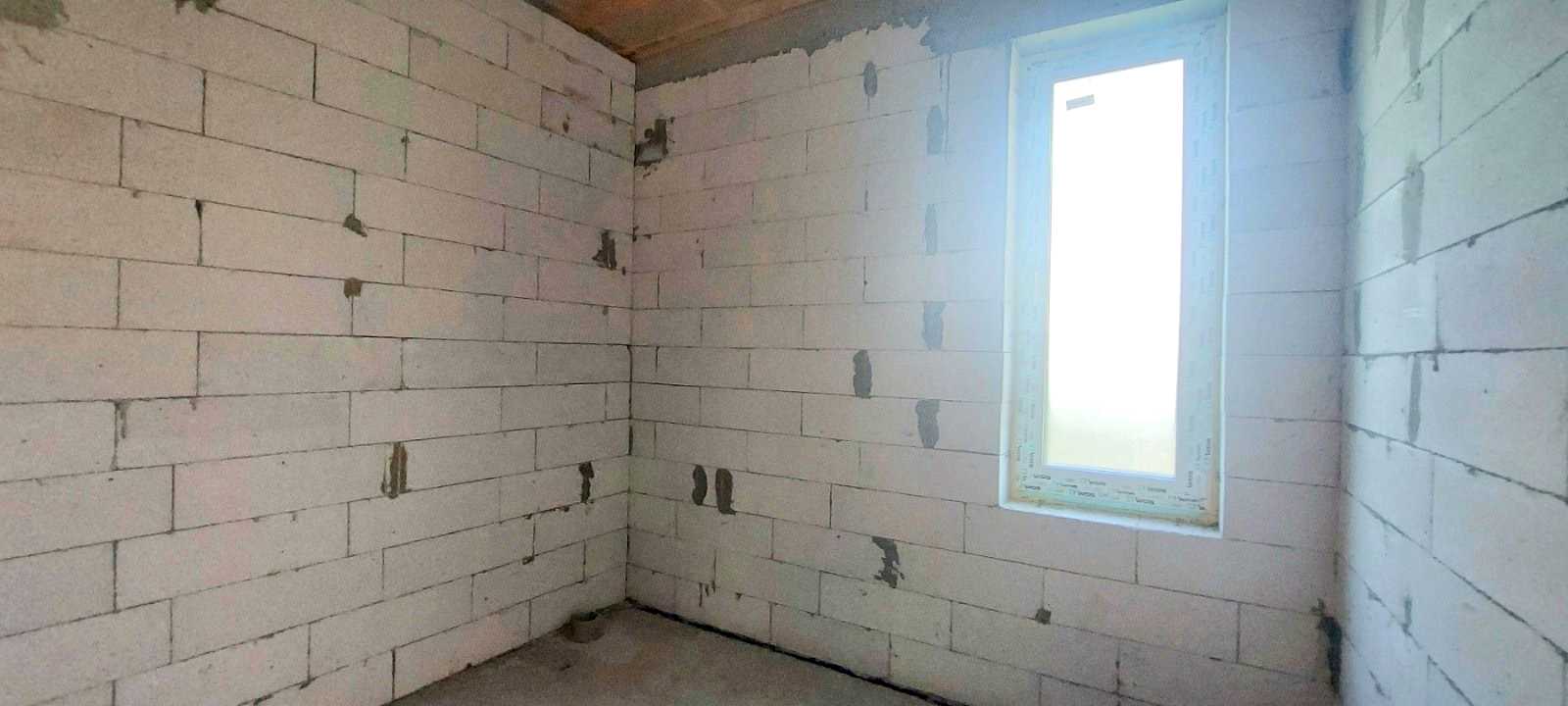 1876045311946379