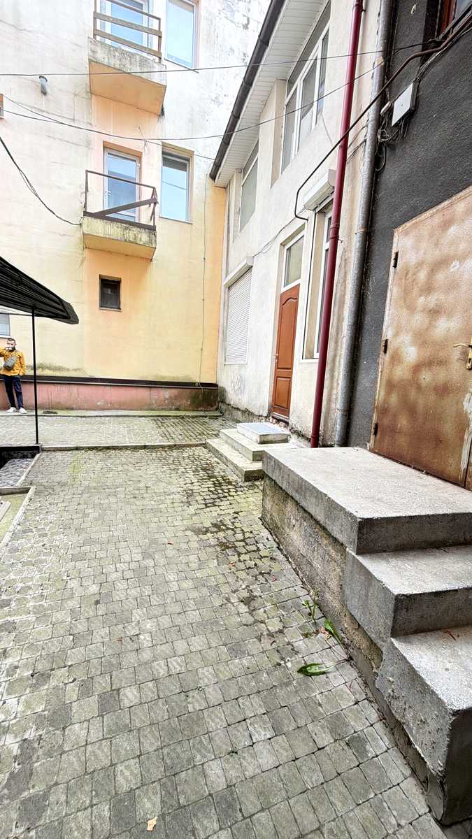 1876047454565477