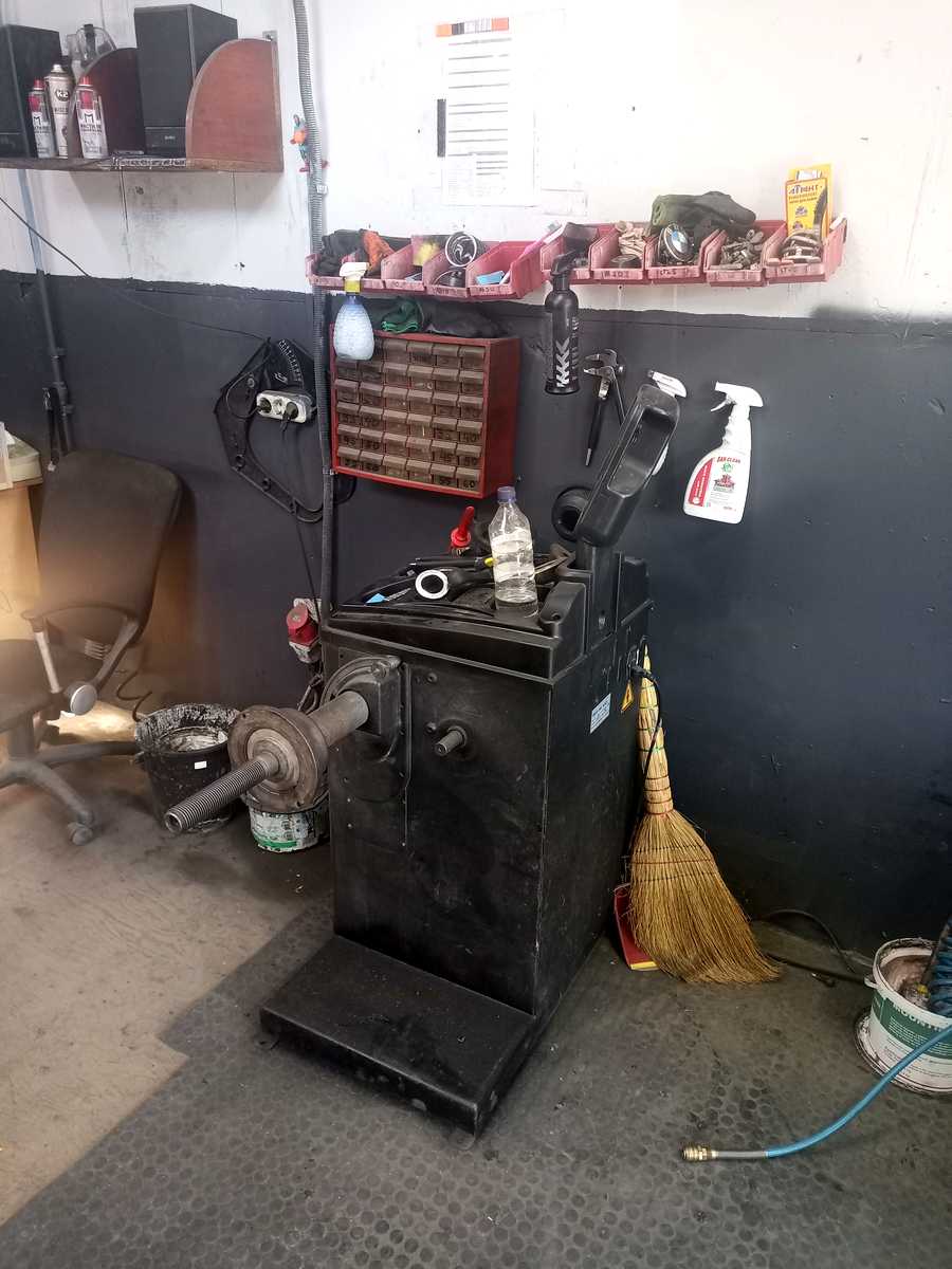 1876048439621243