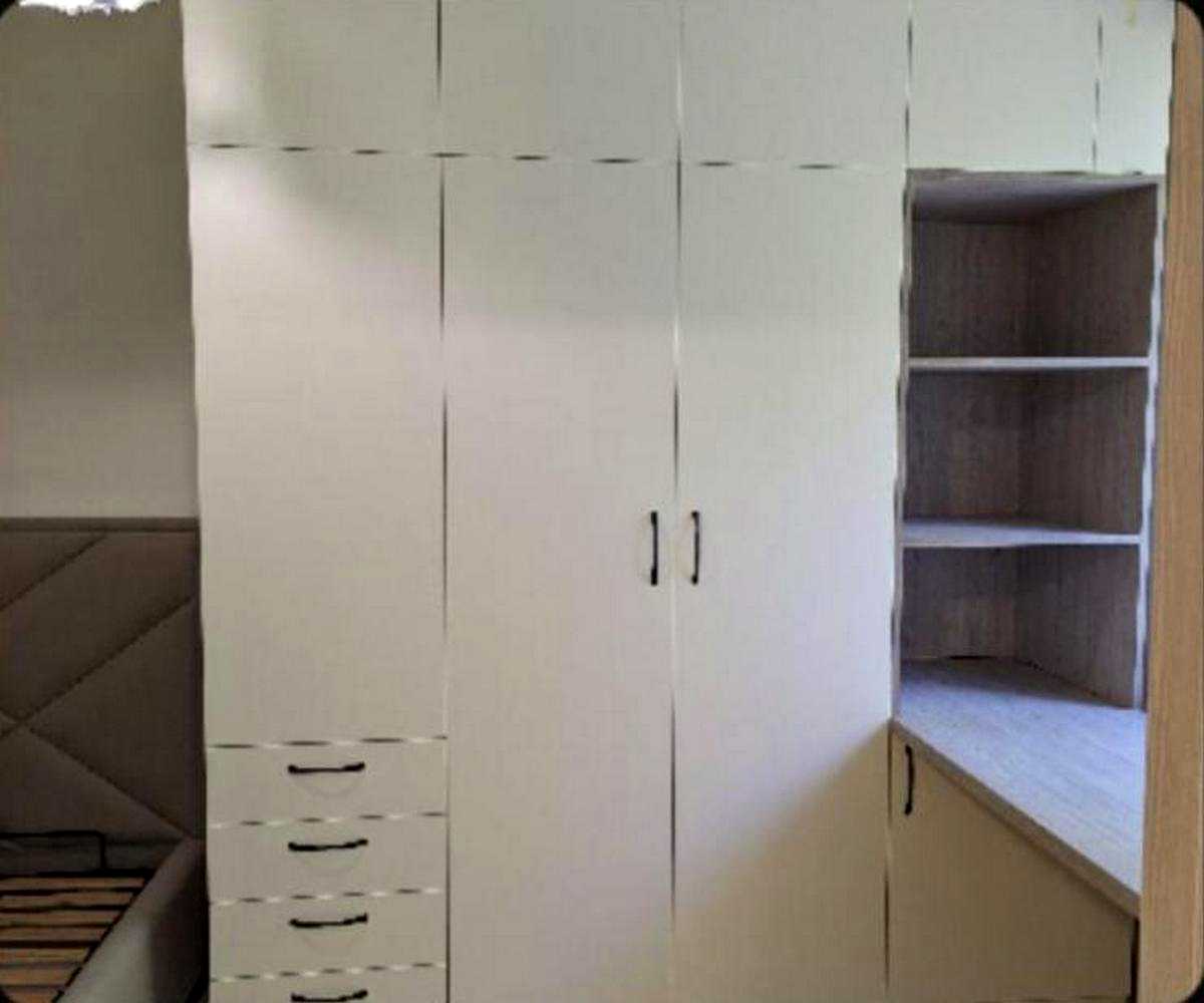 1876048715856792