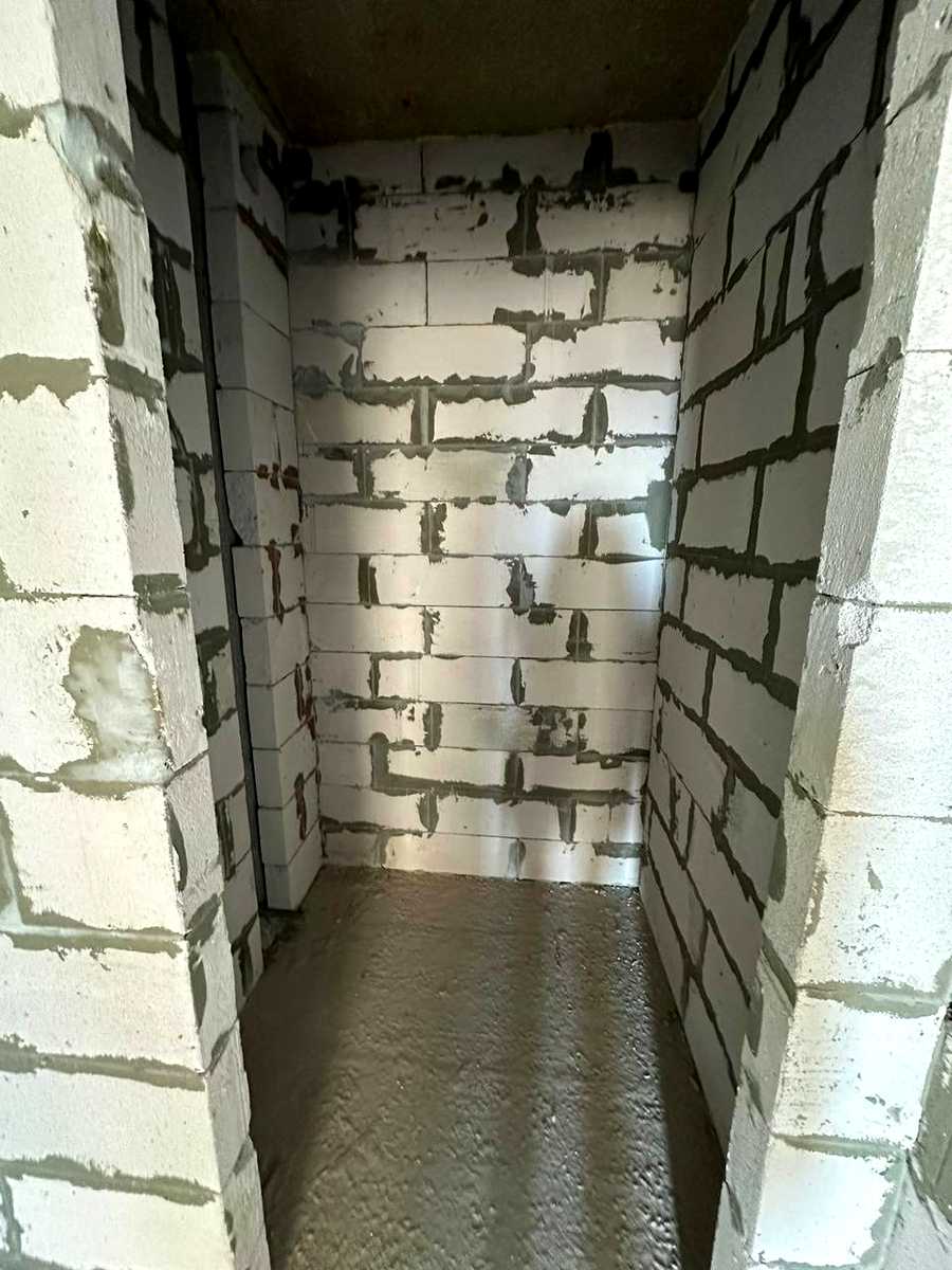 1876050963883168