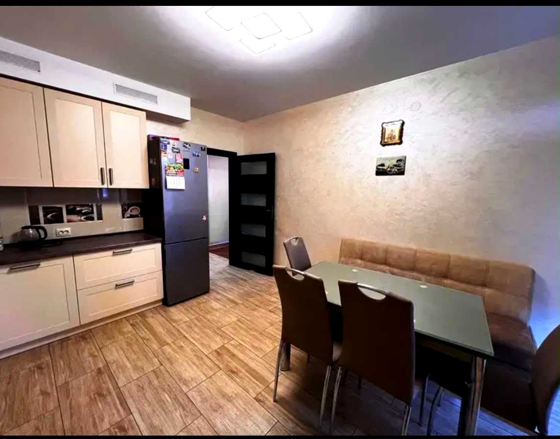 1876055775157467