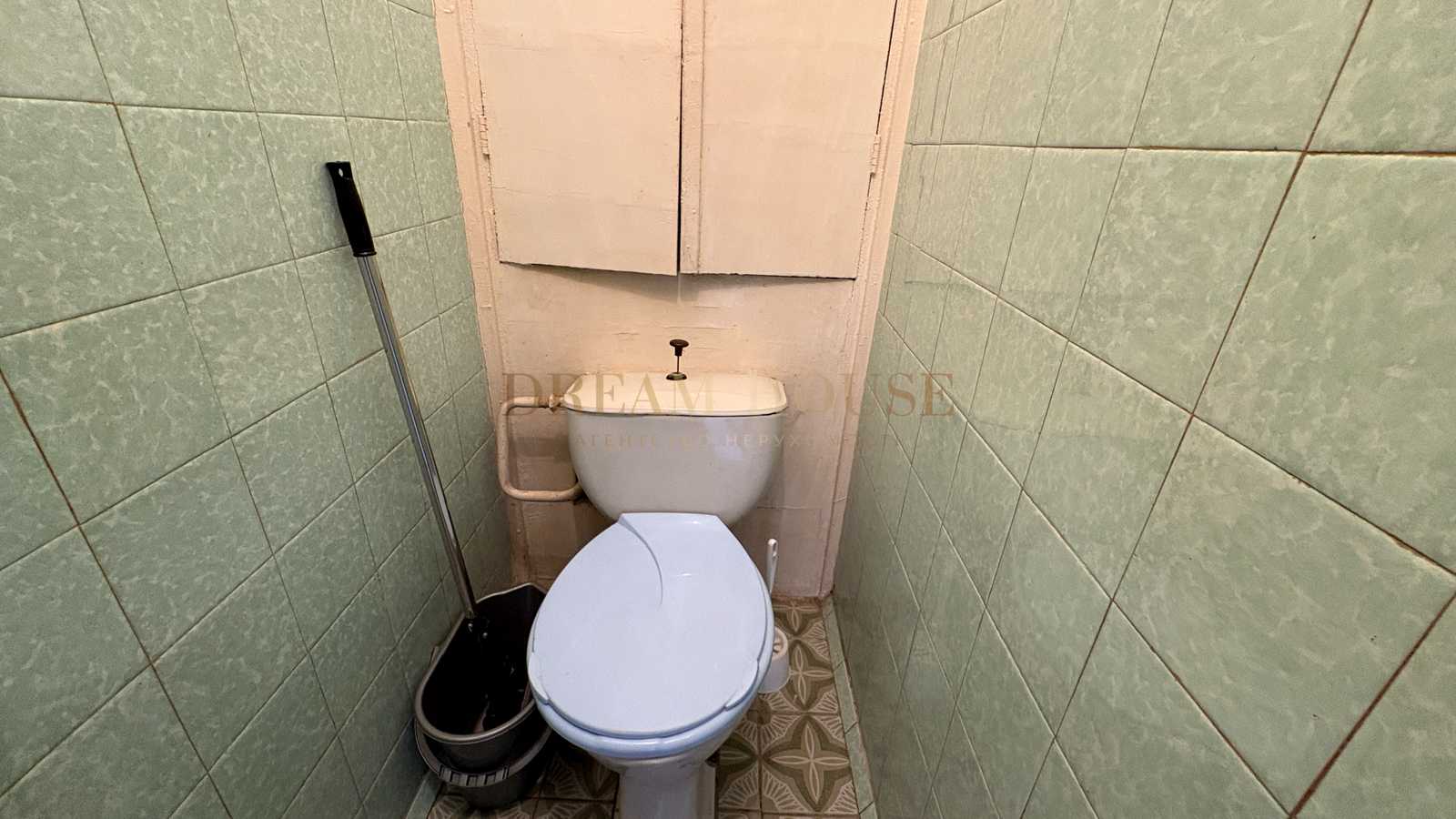 1876057035845525
