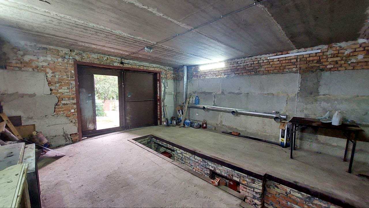 1876058373328271