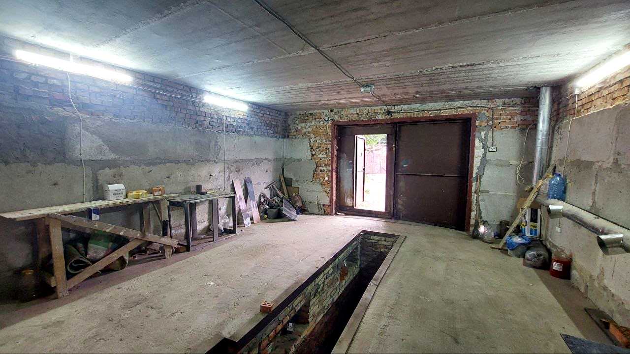 1876058373400433