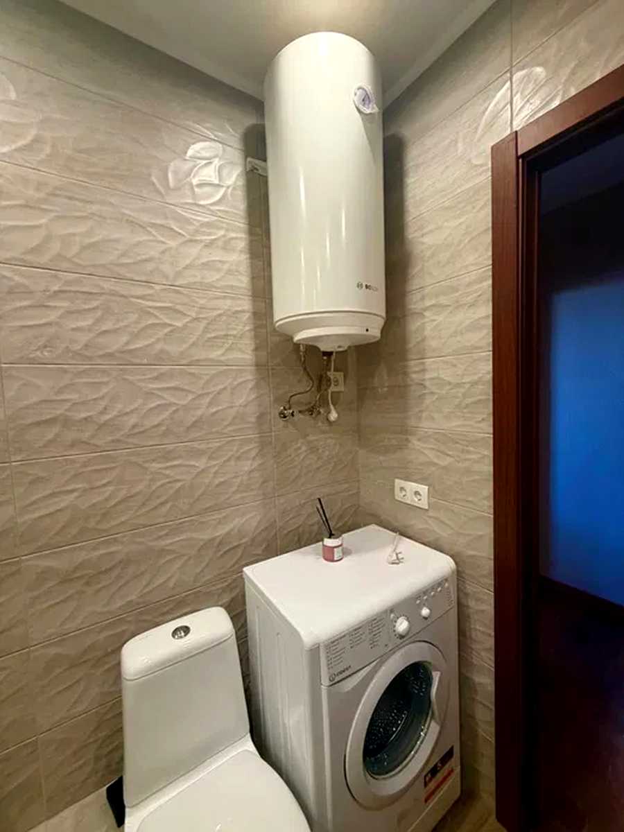 1876077958312096