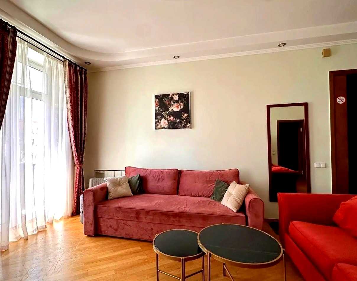 1876103436845699