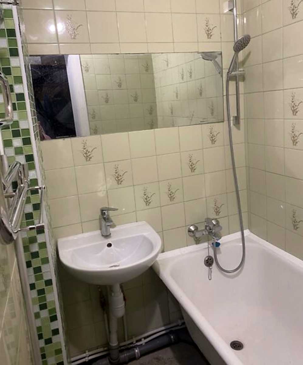 1876108064040262