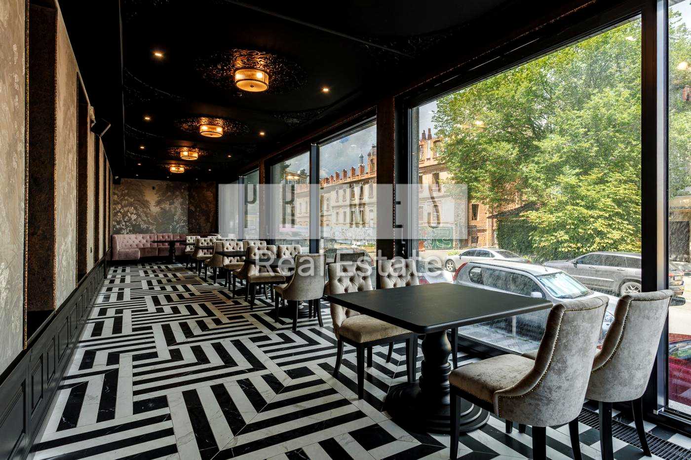 1876110772423961