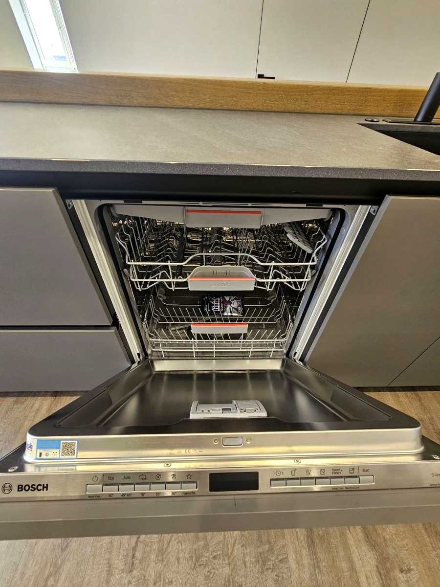1876112600487472