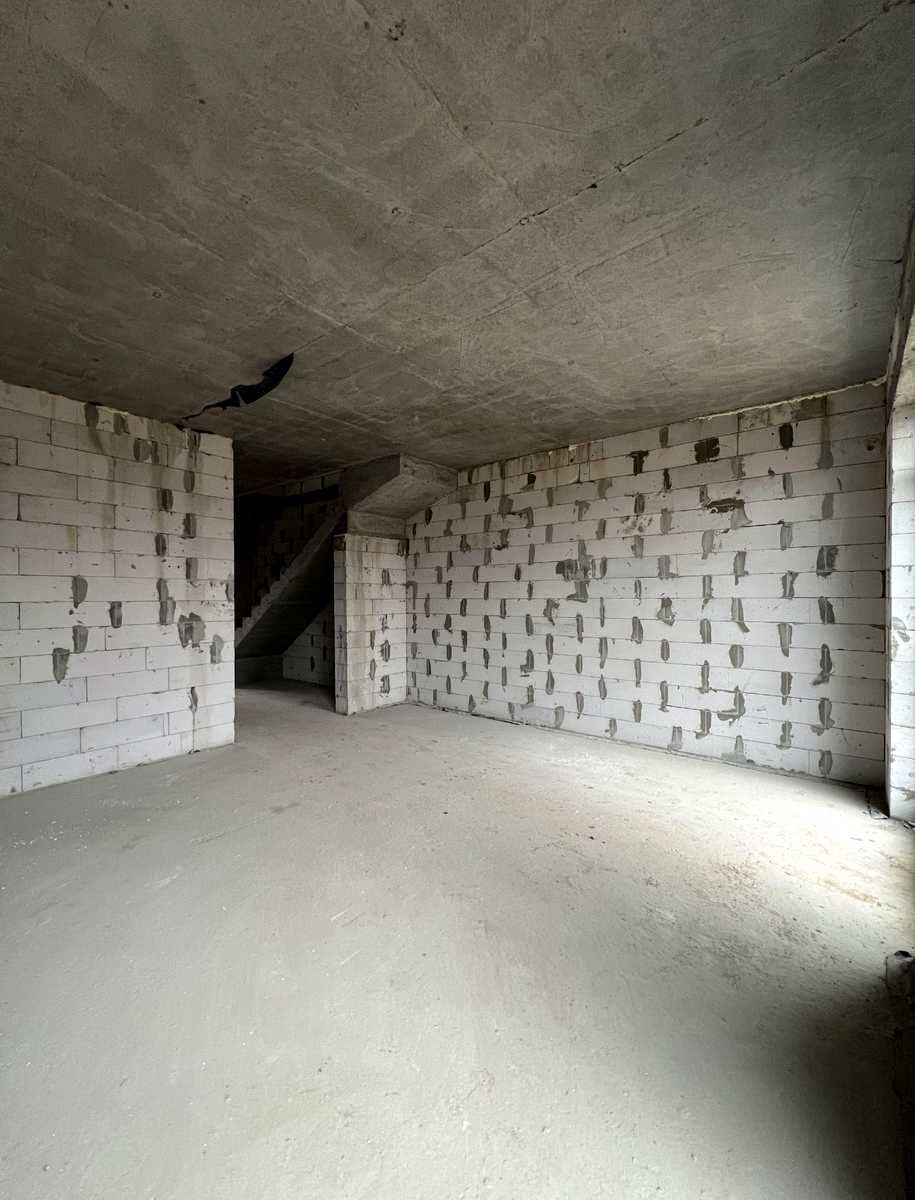 1876115698124934
