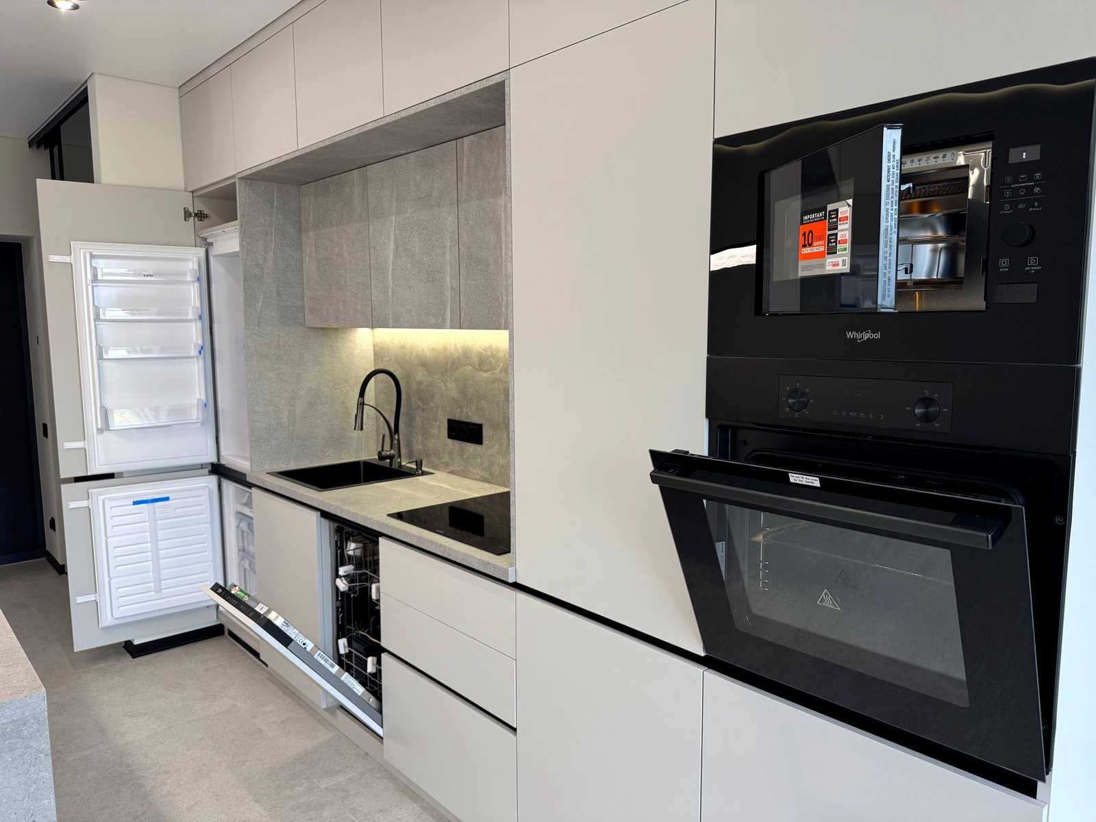 1876116835299606