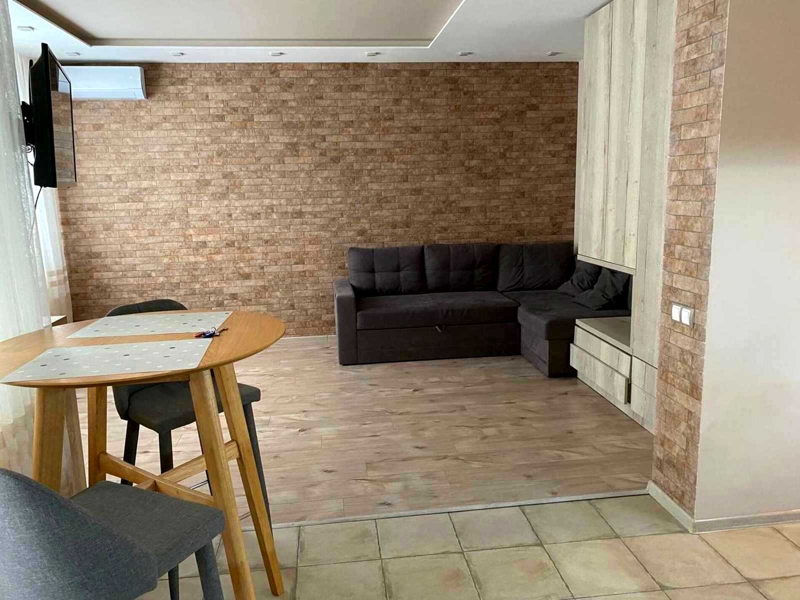 1876123371561676