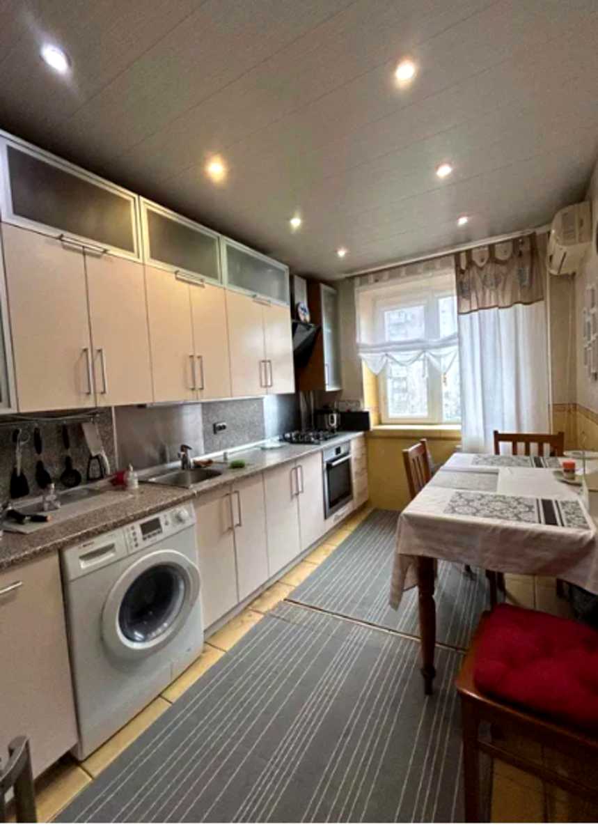 1876127857657751
