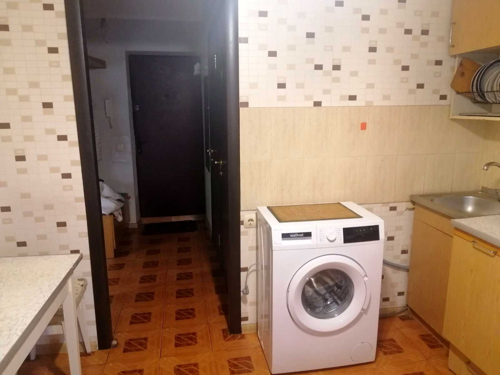 1876130359870247