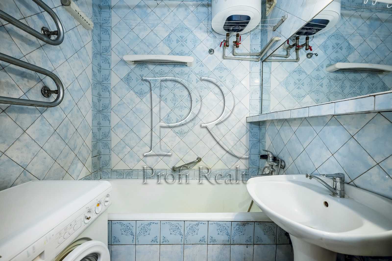 1876133413938606