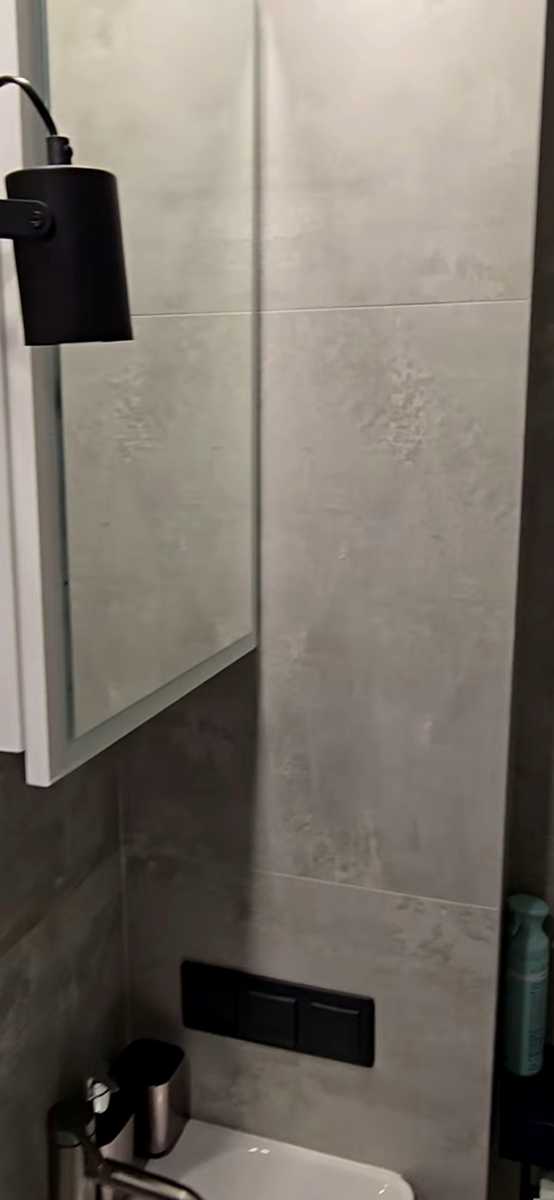 1876148601396871