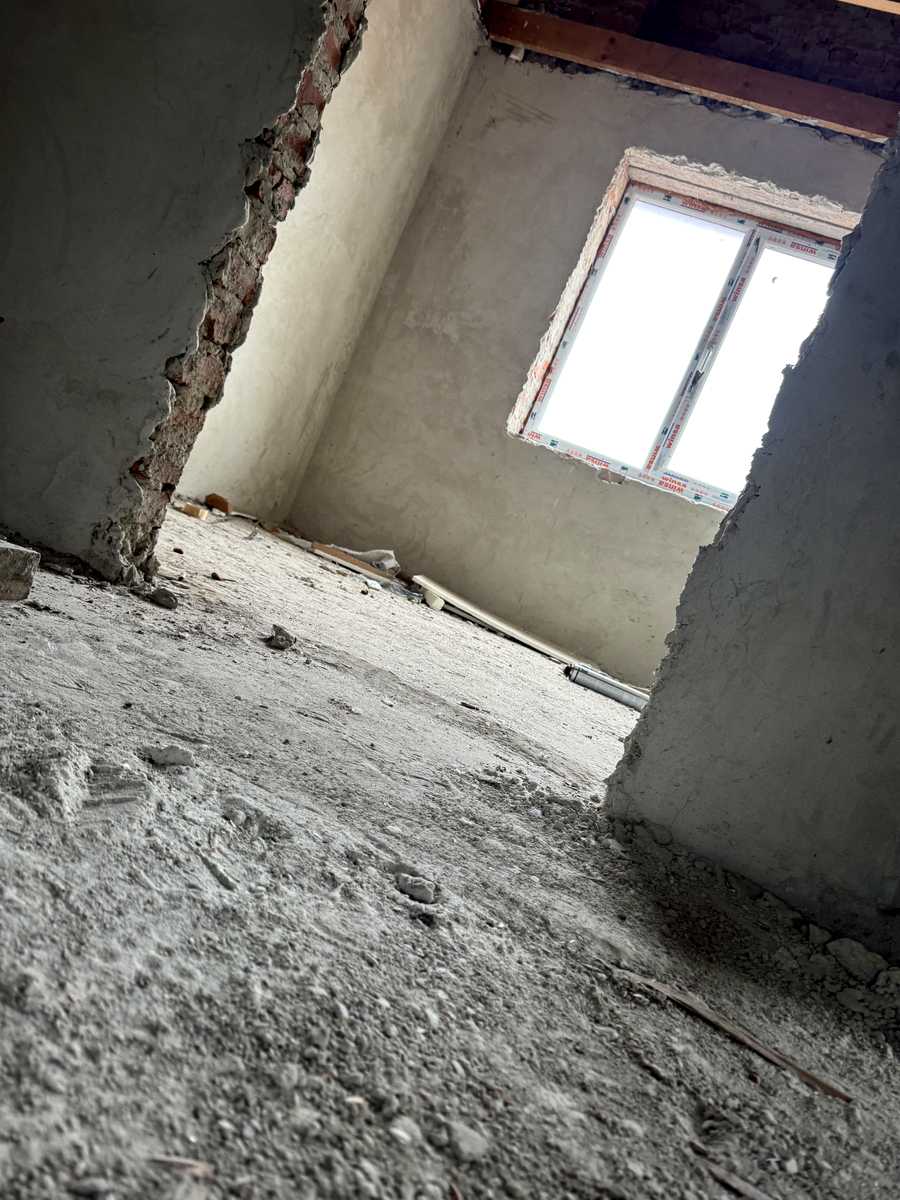 1876158657680453