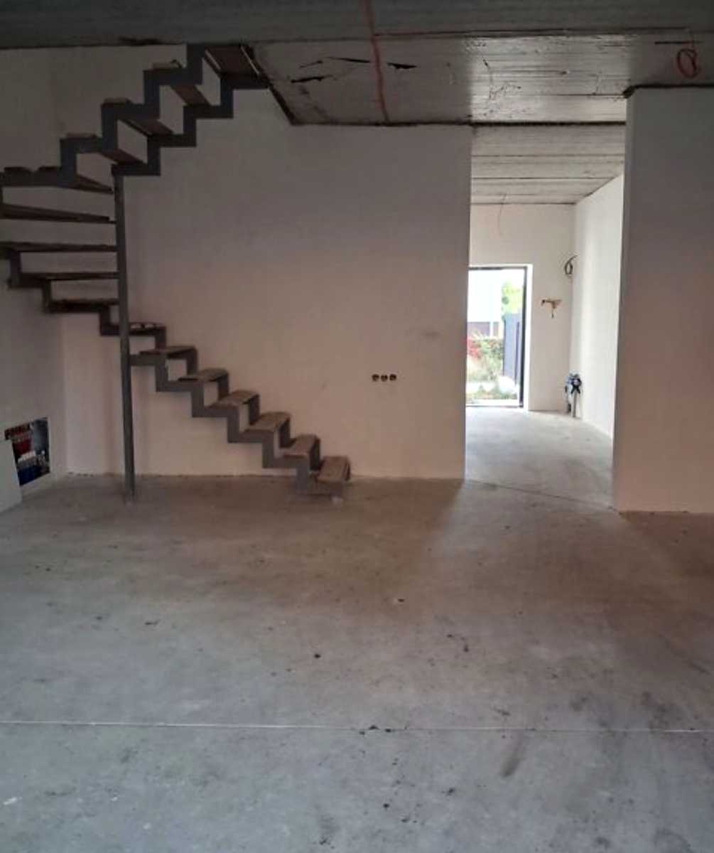 1876164673698895